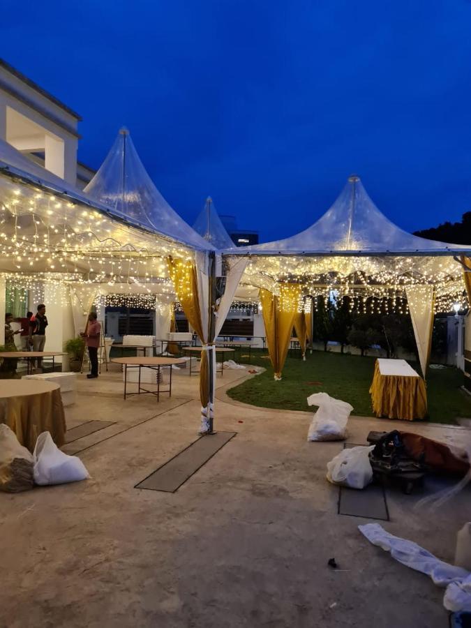 6, Persiaran Tanjung Bunga 3 Villa Batu Ferringhi Eksteriør bilde