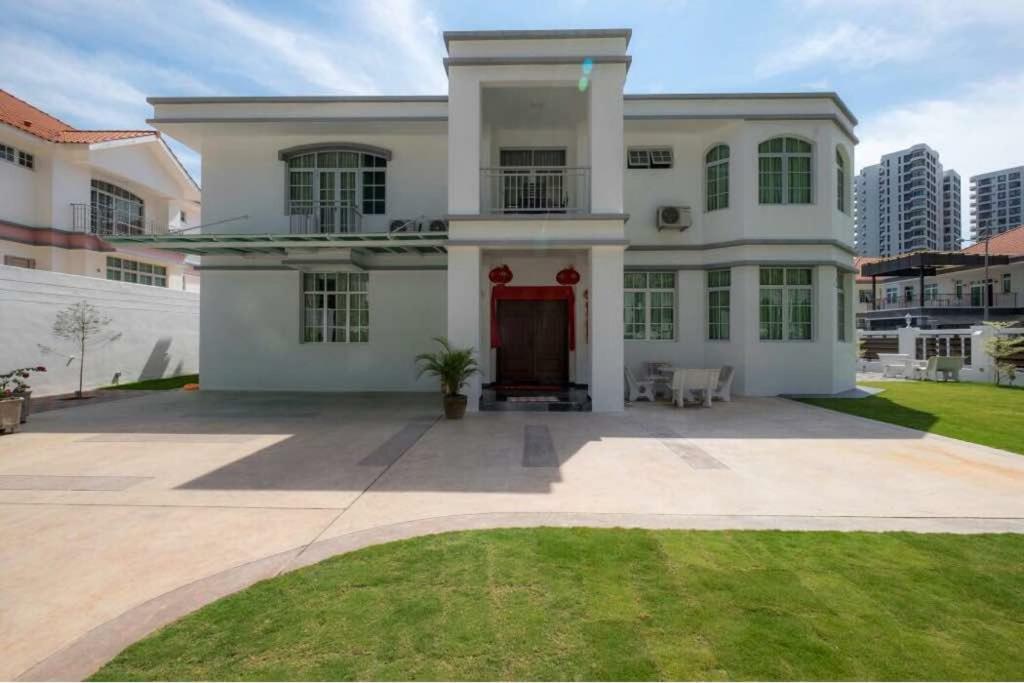 6, Persiaran Tanjung Bunga 3 Villa Batu Ferringhi Eksteriør bilde