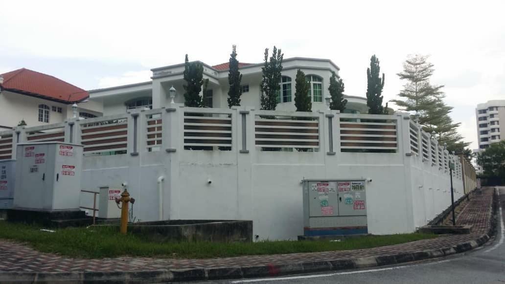 6, Persiaran Tanjung Bunga 3 Villa Batu Ferringhi Eksteriør bilde