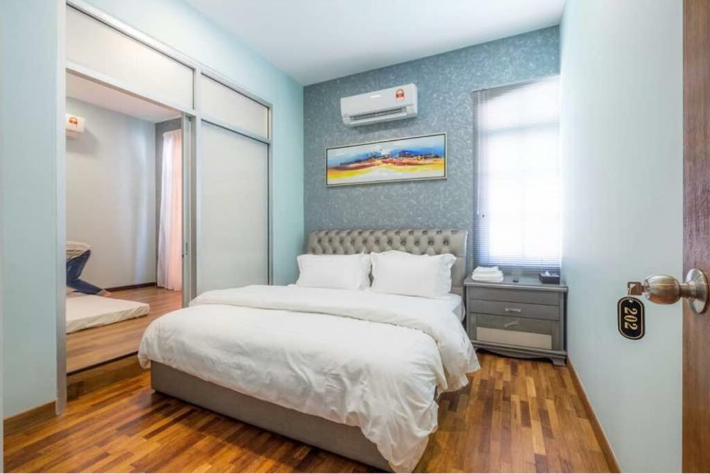 6, Persiaran Tanjung Bunga 3 Villa Batu Ferringhi Eksteriør bilde