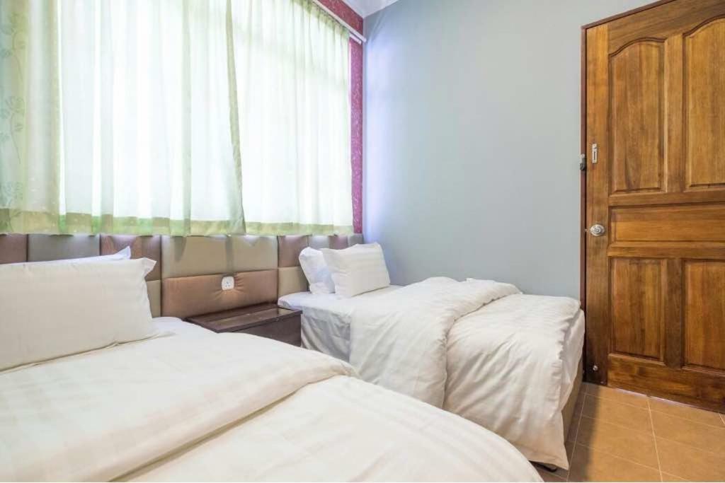 6, Persiaran Tanjung Bunga 3 Villa Batu Ferringhi Eksteriør bilde