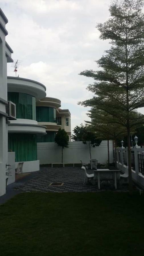 6, Persiaran Tanjung Bunga 3 Villa Batu Ferringhi Eksteriør bilde
